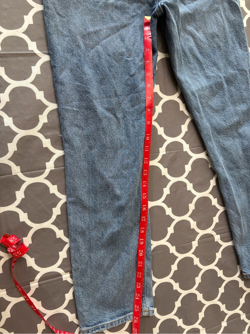 Agolde Riley Distressed Light Wash Blue Denim Jeans - Picture 8 of 10